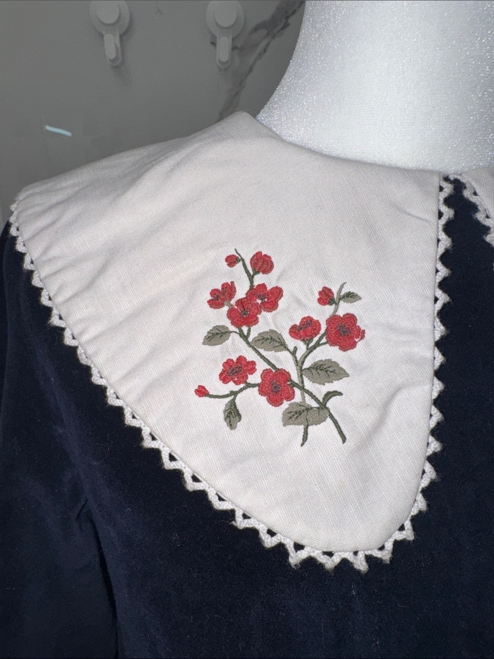 Anthropologie Meadows Pasque Velvet Midi Dress Embroidered Peter Pan Collar - Picture 5 of 14